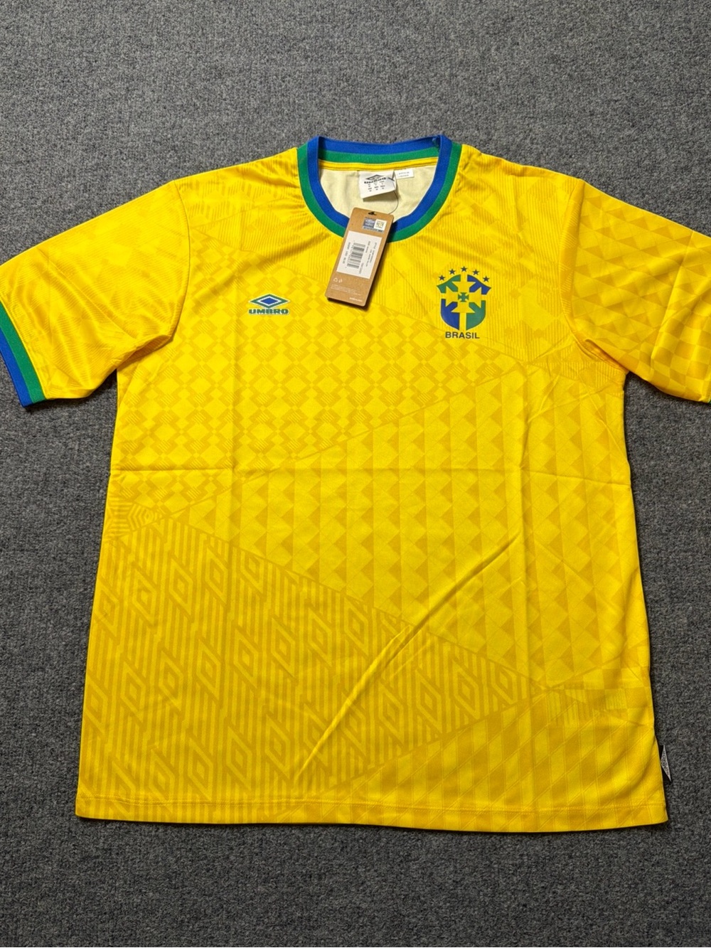 Umbro Mens Brazil Iconic Yellow Retro Home Football Jersey Size Medium NWT